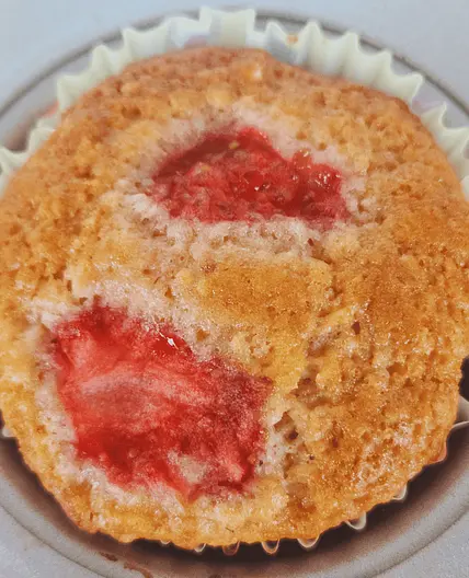 Moist Strawberry Muffins