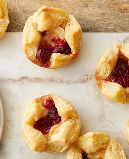 3-Ingredient Cranberry Brie Bites