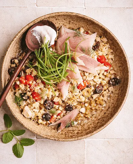 Blumenkohl-Couscous mit Räucherfisch