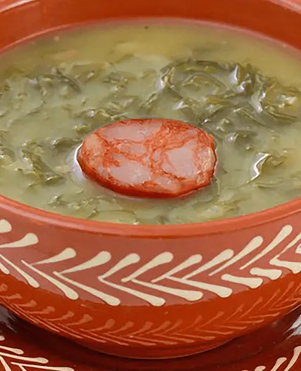 Sopa de Caldo Verde com Chouriço
