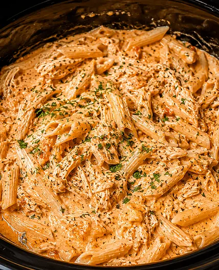 Low-FODMAP Crockpot Chicken Pasta