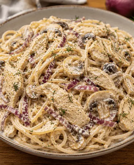 Creamy Chicken, Mushroom and Red Onion Spaghetti