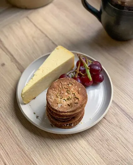 Sourdough crackers