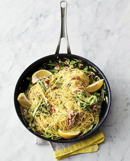 Hot-smoked salmon pasta