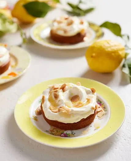 Amalfi lemon & polenta cake