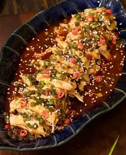 Shredded Chicken with Chilli Sauce