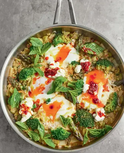 Green shakshuka