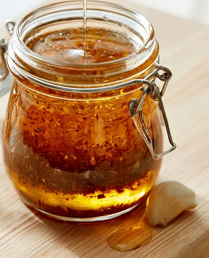 5-Minute Vegan Vinaigrette (5 Ingredients)