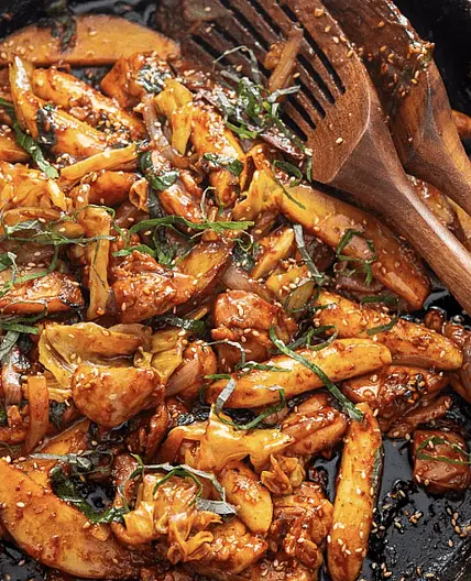 Korean Dakgalbi (Spicy Stir-Fried Chicken)