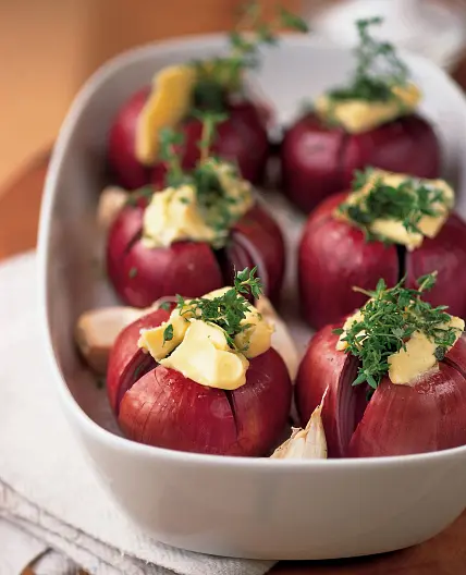 Roasted red onions with thyme & butter