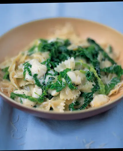 Farfalle with Savoy cabbage, pancetta, thyme & mozzarella