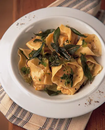 Spicy squash, basil & ricotta tortellini