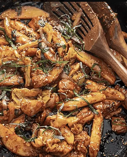 Korean Dakgalbi (Spicy Stir Fry Chicken and Rice Cakes)