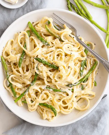 Fettuccine Alfredo with Asparagus