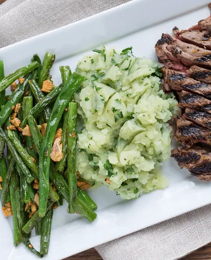 Lemon Pepper Steak with Mashed Potatoes & Green Beans