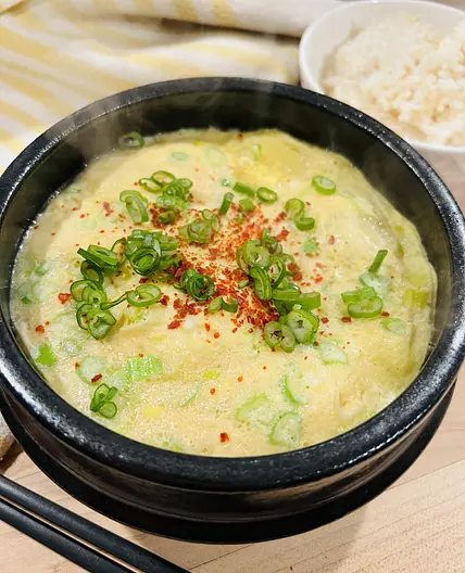 Korean Steamed Eggs ("Gyeran-Jjim")