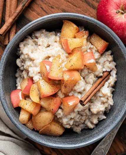 Apple-cinnamon protein oats