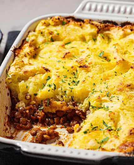 Smoky lentil and beef-style cottage pie