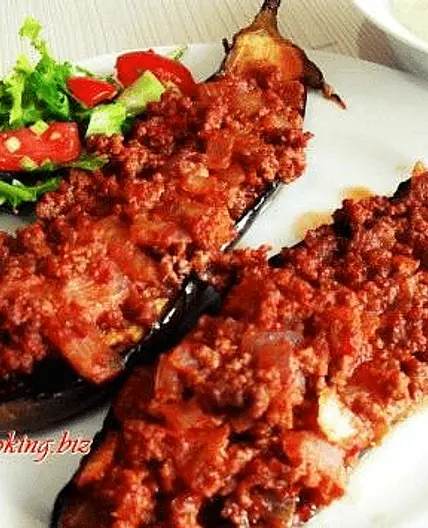 Karnıyarık — Turkish Stuffed Aubergines