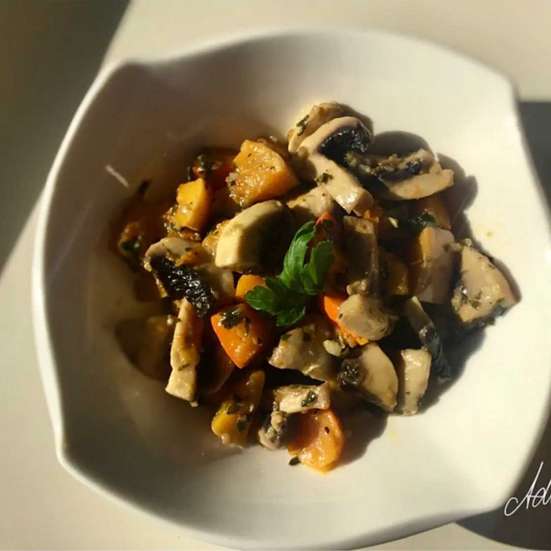 Saute de courge et champignons / Squash and Mushroom Sauté