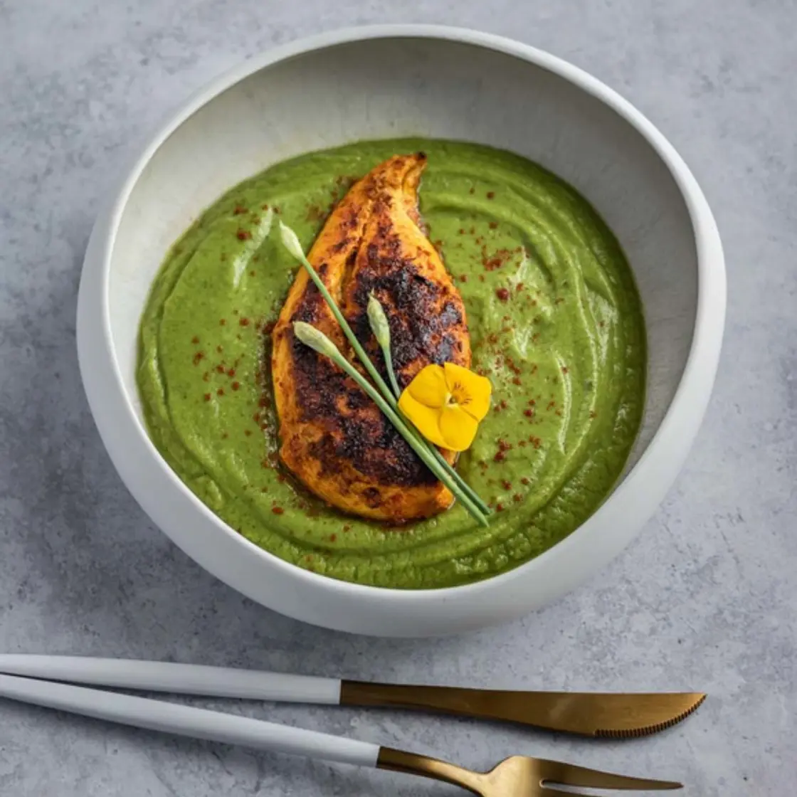 Blanc de poulet mariné aux épices, purée de brocoli - LC