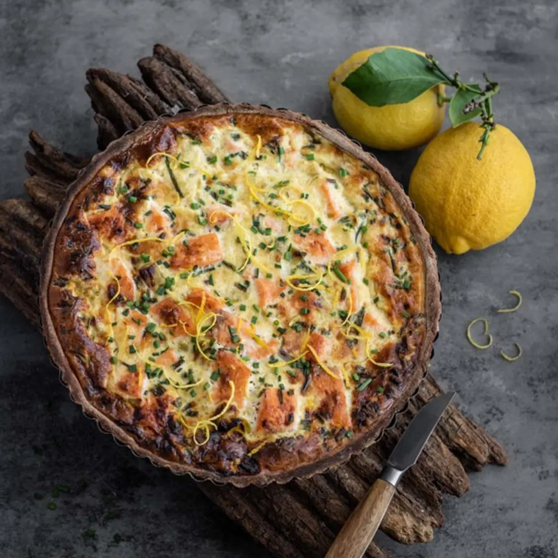Quiche au saumon, citron et poireau
