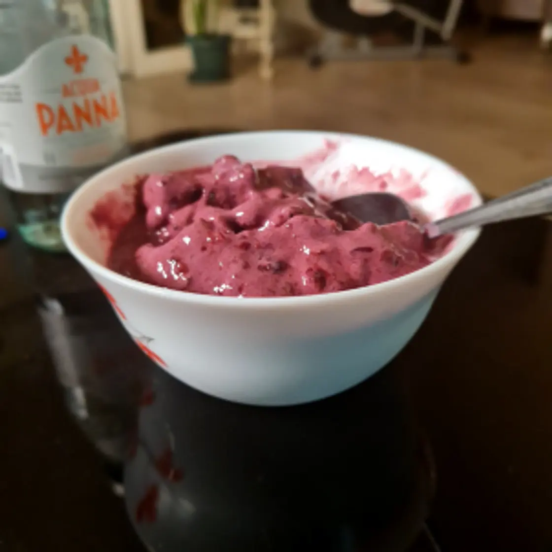 Rassberry yougurt ice cream