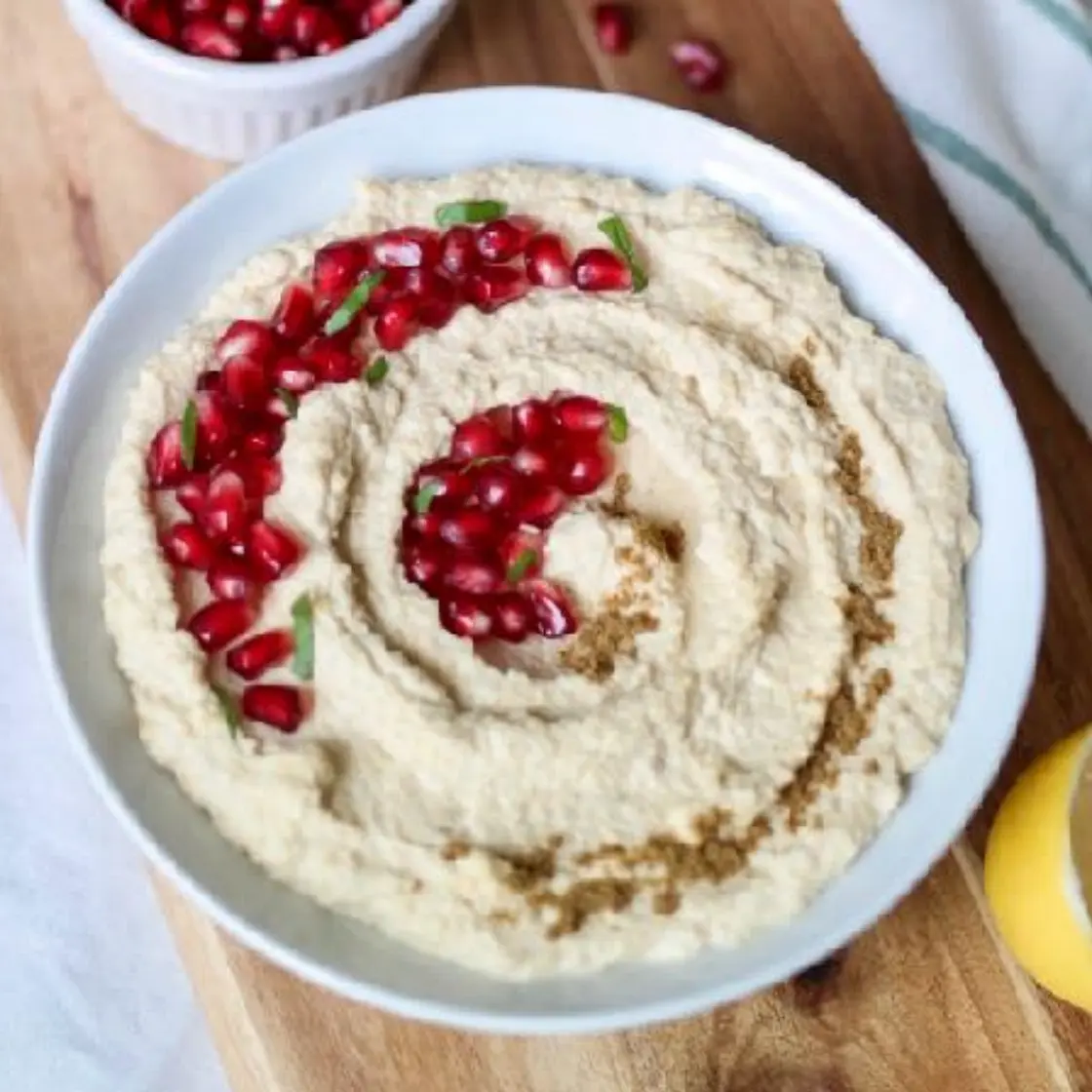 Classic Garlic and Lemon Hummus