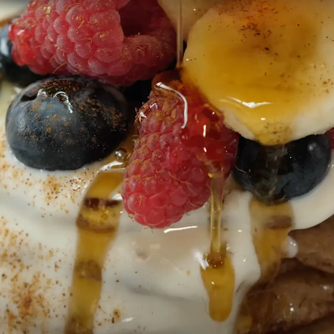 Mixed berry protein pancakes - vegan