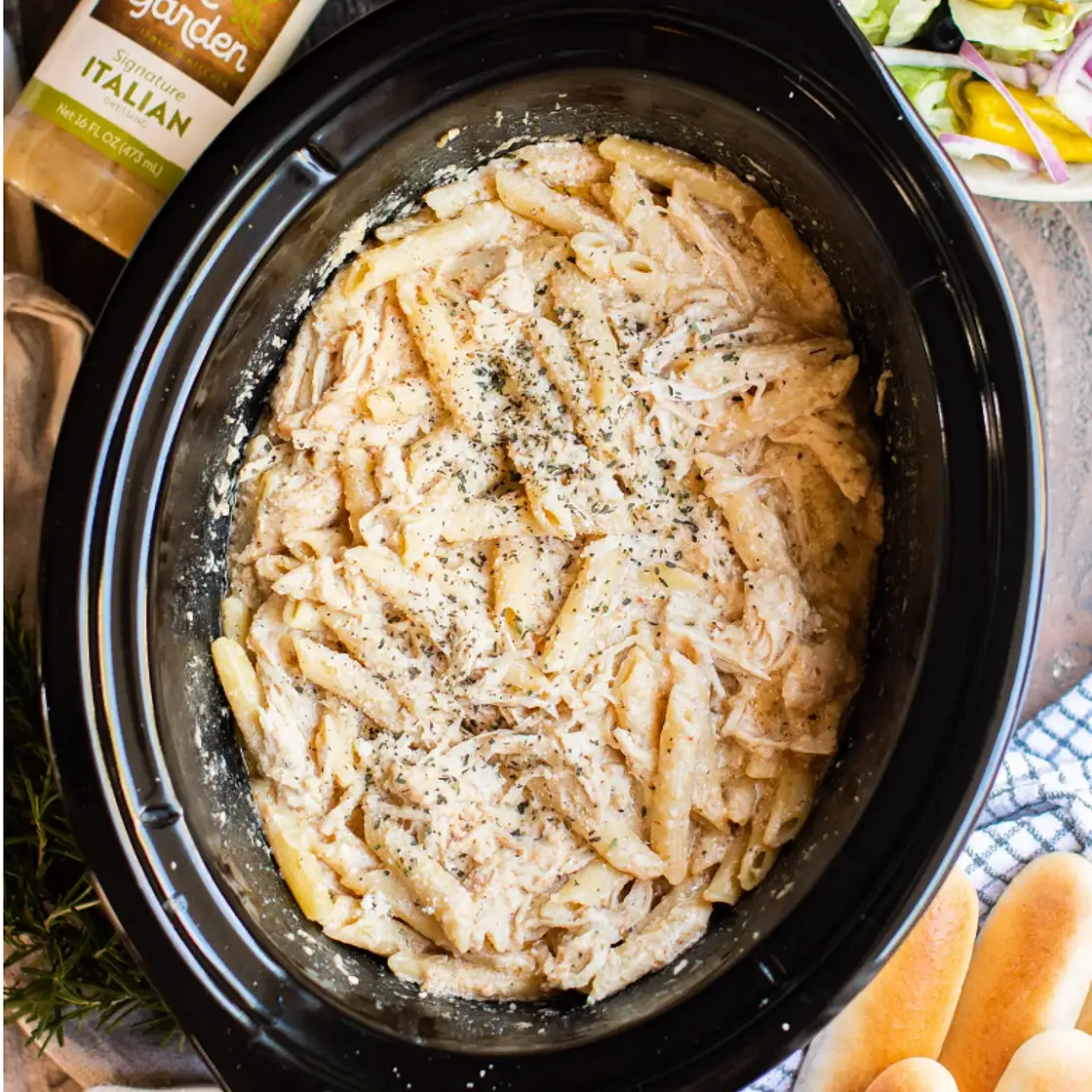 Slow Cooker Olive Garden Chicken Pasta