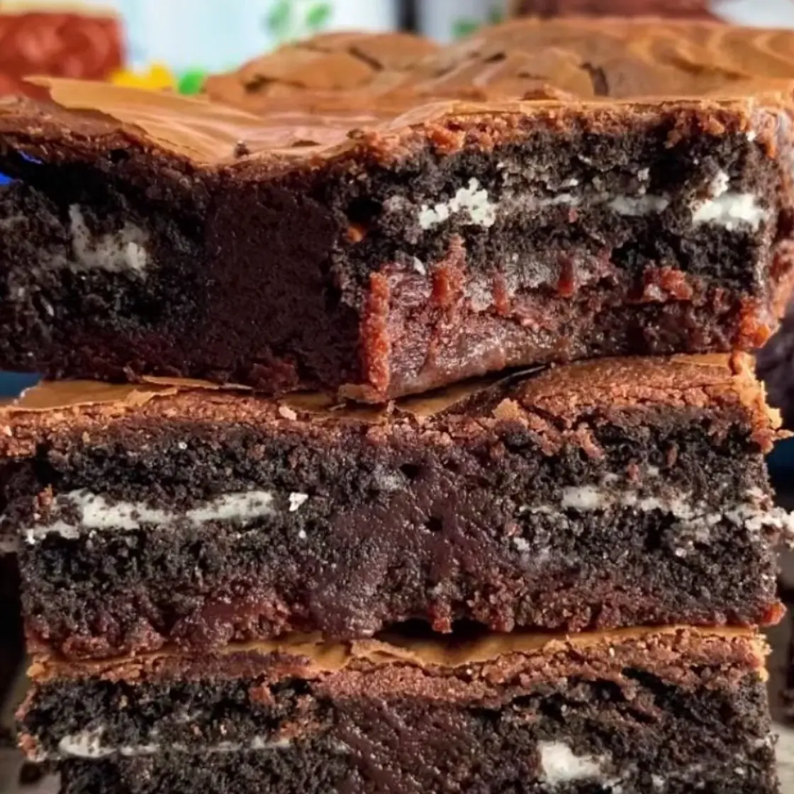 4-Ingredient Nutella & Oreo Brownies