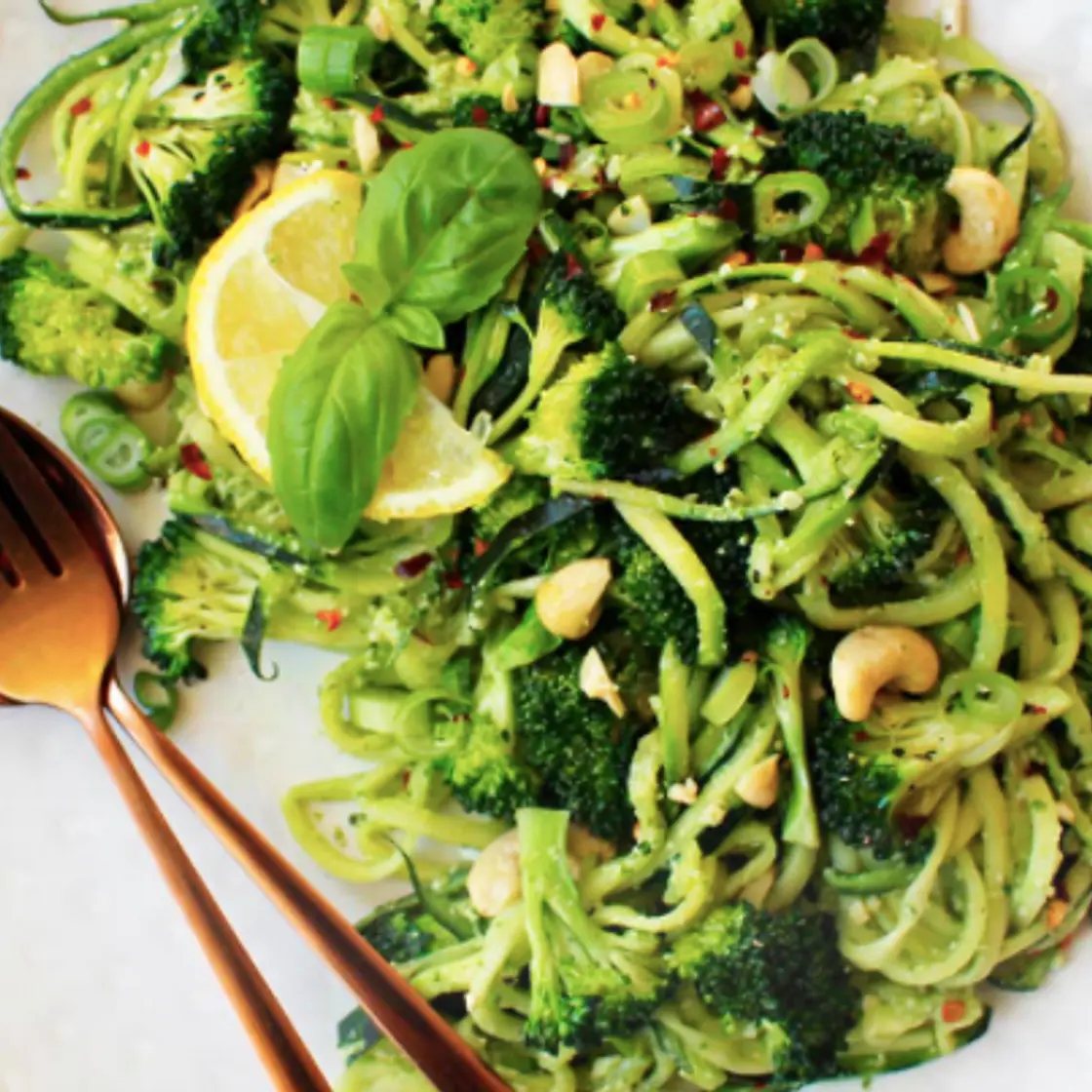 Healthy Pesto Zoodles