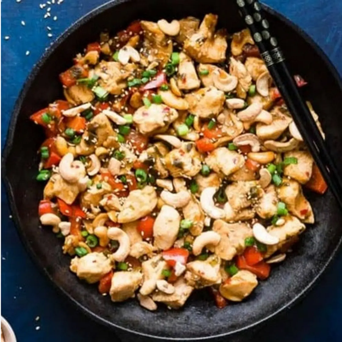 EASY PALEO CASHEW CHICKEN STIR FRY
