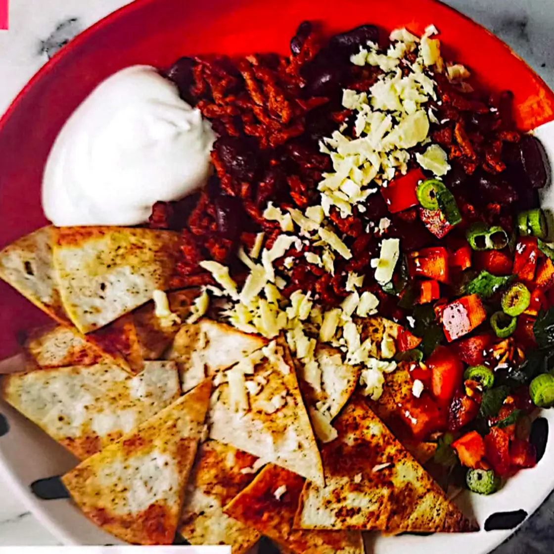10-min loaded meat-free chilli nachos