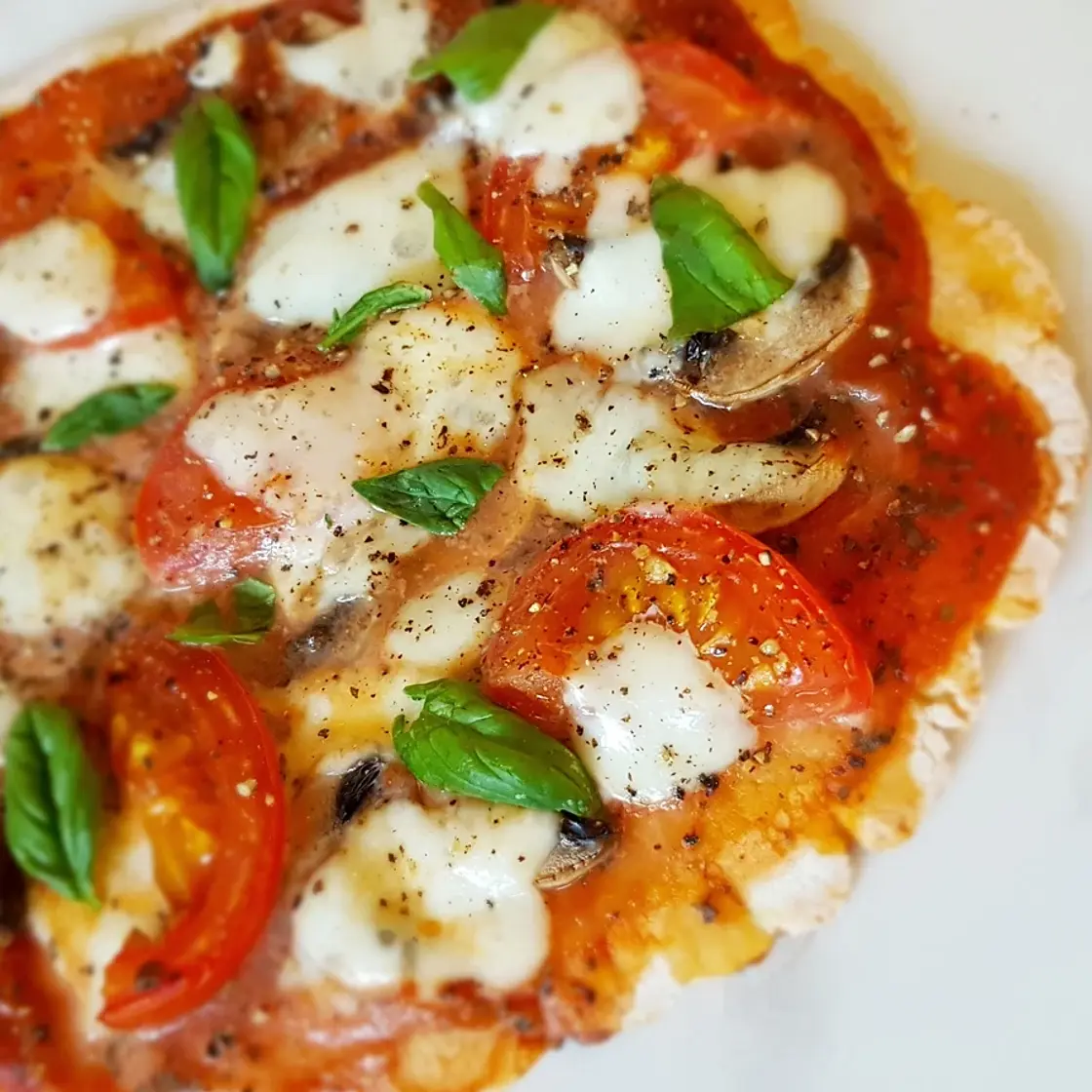 Tomato and Mushroom Pizza
