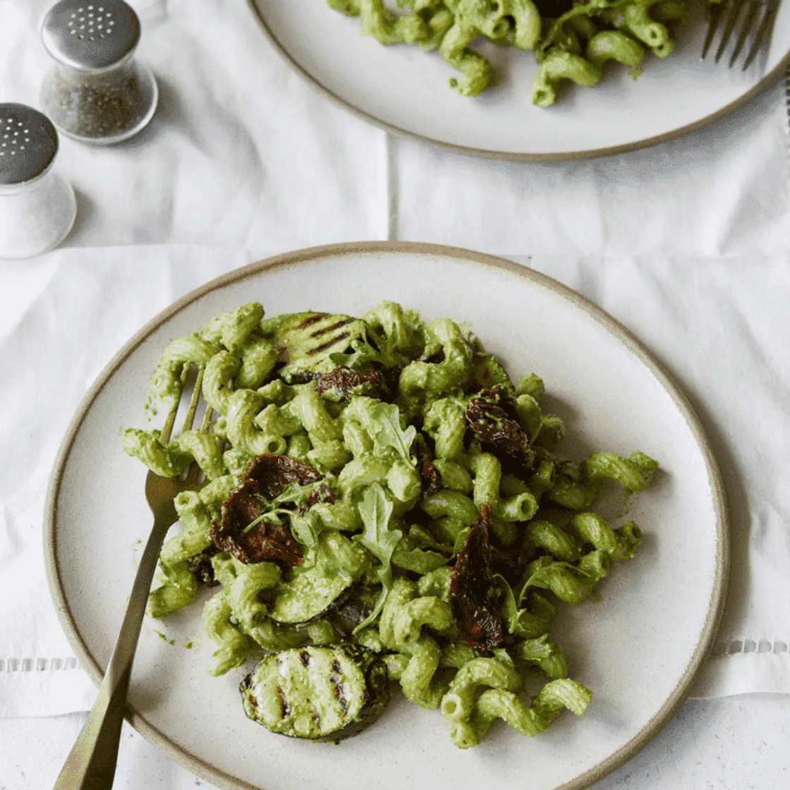 Avocado & cashew pesto pasta