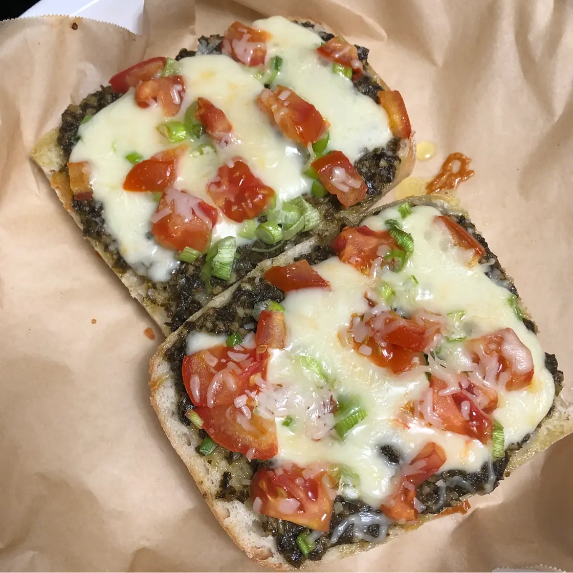 Ciabatta pesto pizza