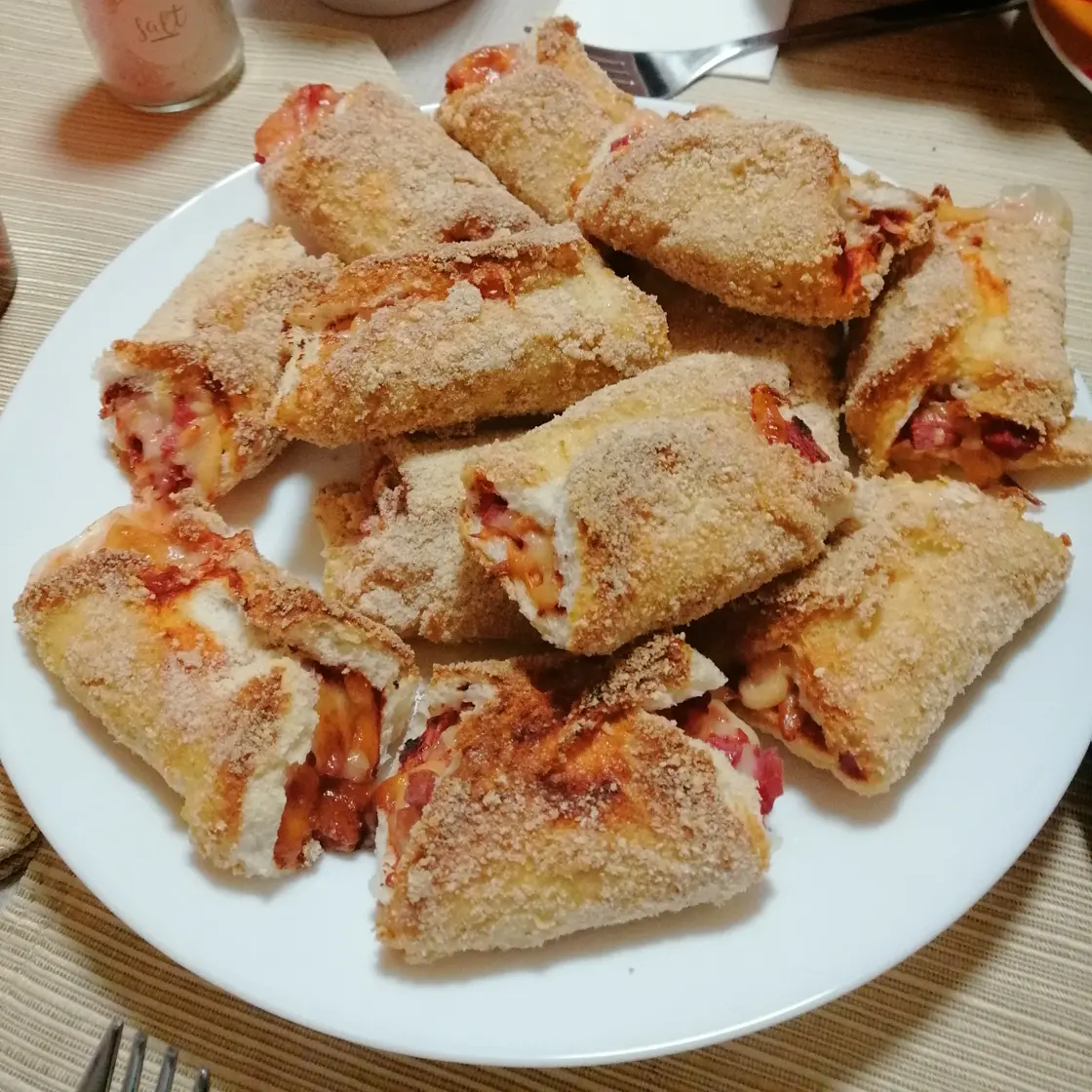 PIZZA CANNOLI