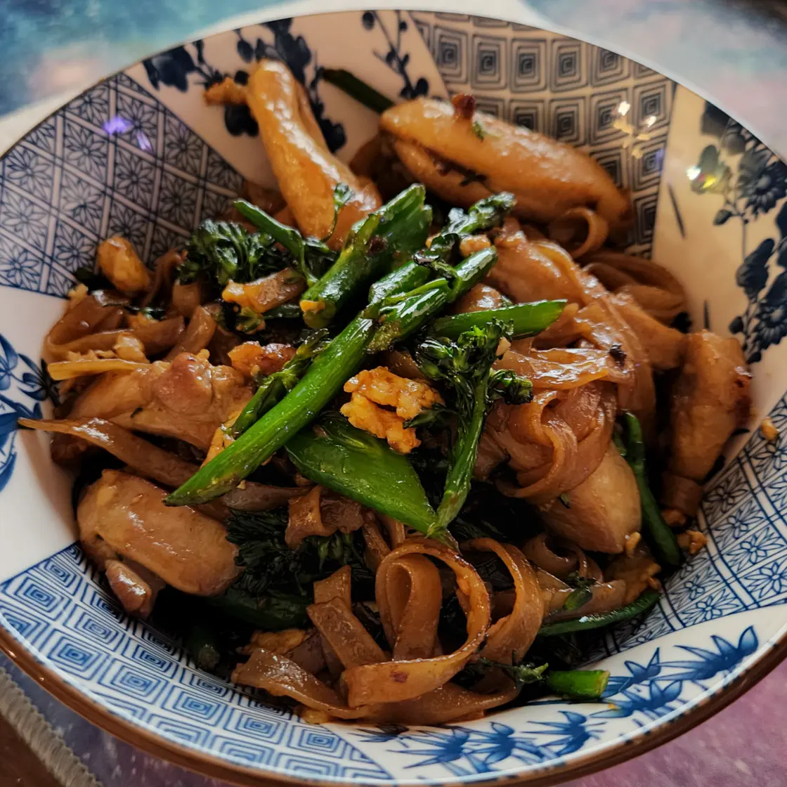 Pad See Ew - Thai Stir Fried Noodles