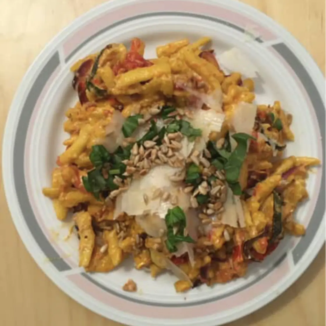 Spätzli au pesto rosso