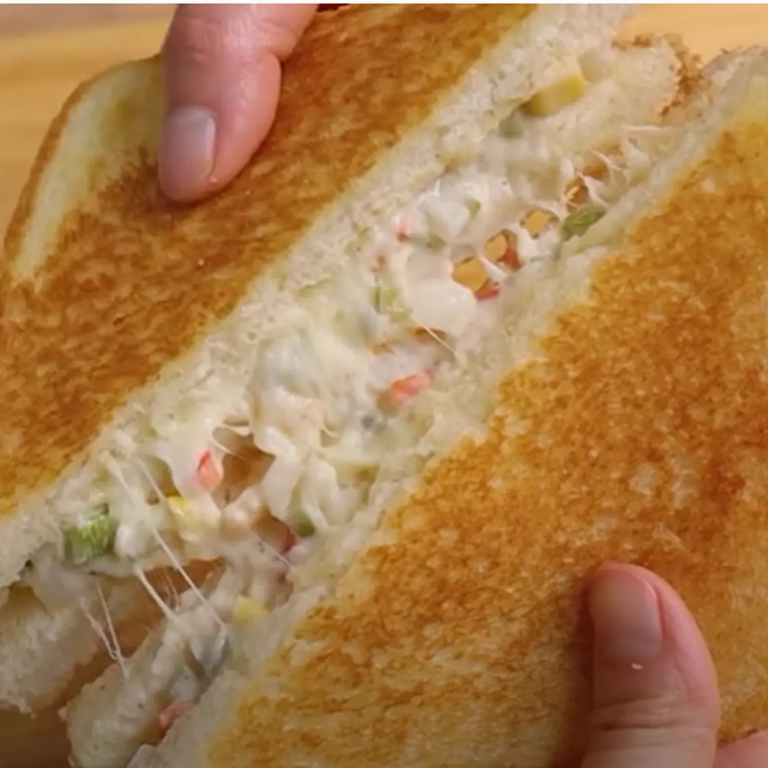 Cheesy Vegetable Sandwich