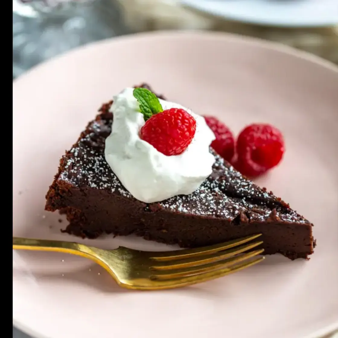 The BEST flourless chocolate cake