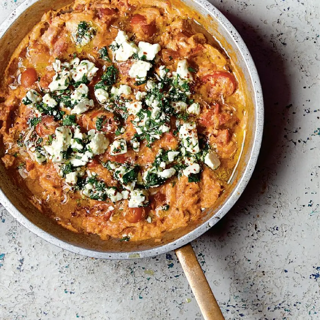 Scrambled red shakshuka