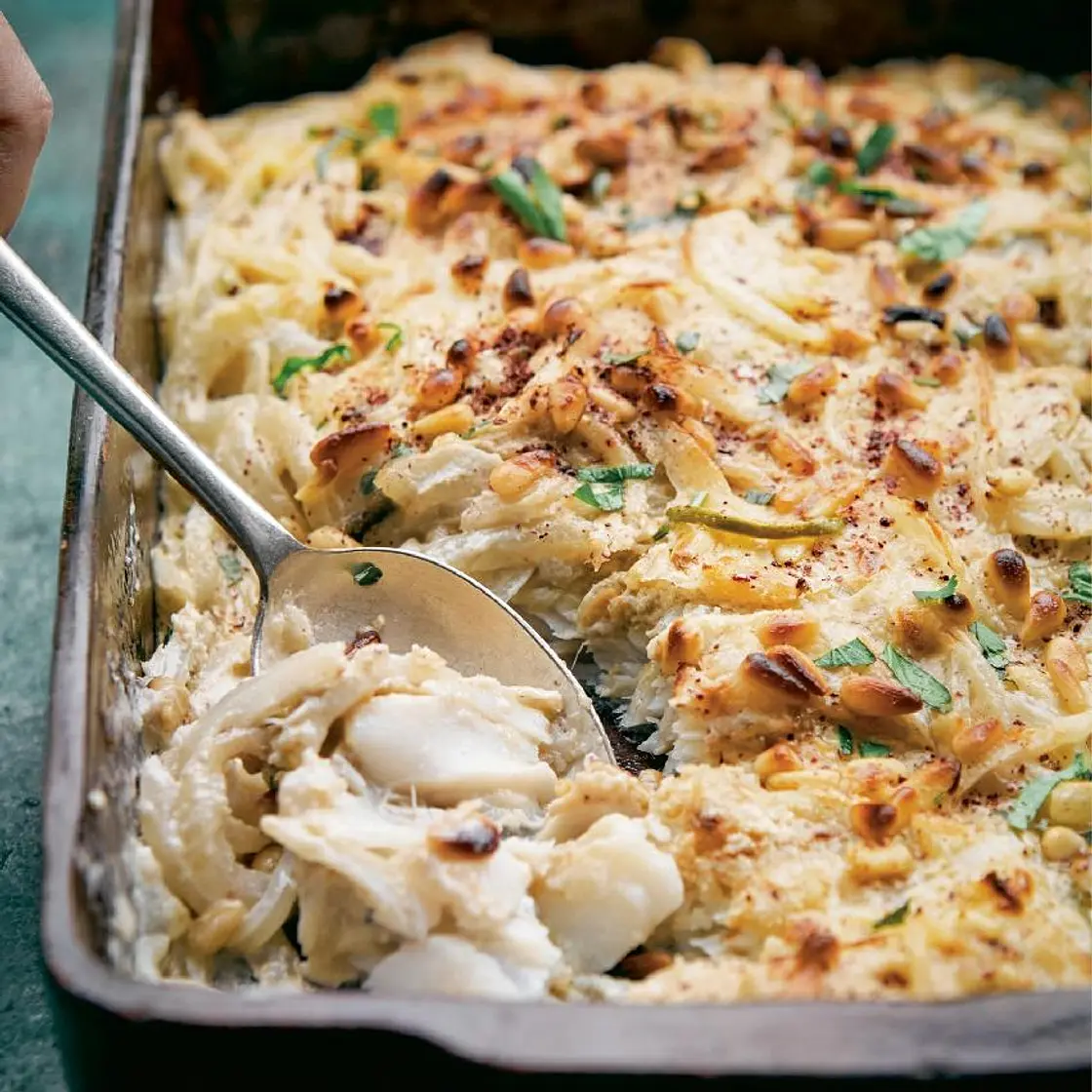 Baked fish in tahini sauce
Siniyet samak bil tahineh