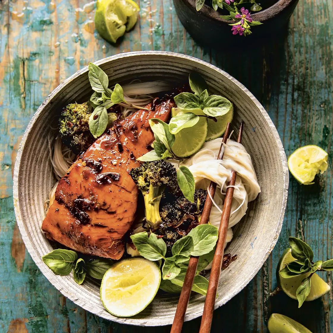 ginger-pepper salmon with garlic rice noodles