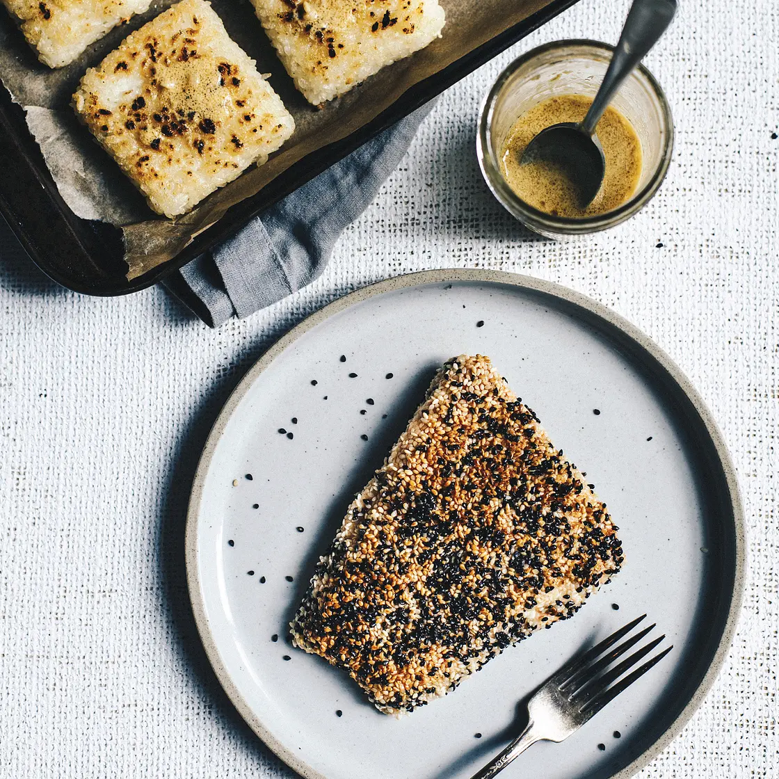 SESAME SEARED SALMON WITH CRISPY RICE CAKES + SPICY GINGER SESAME MUSTARD