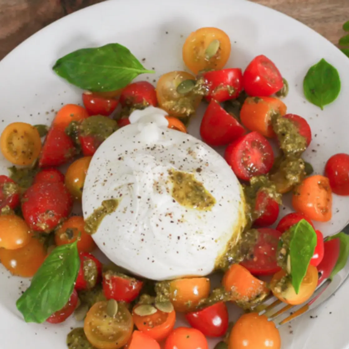 Salade de tomate à la burrata (1 personne)