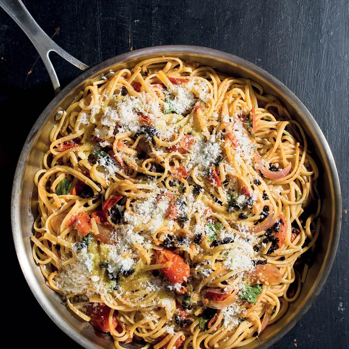 Pasta with Tomatoes, Orange and Olives