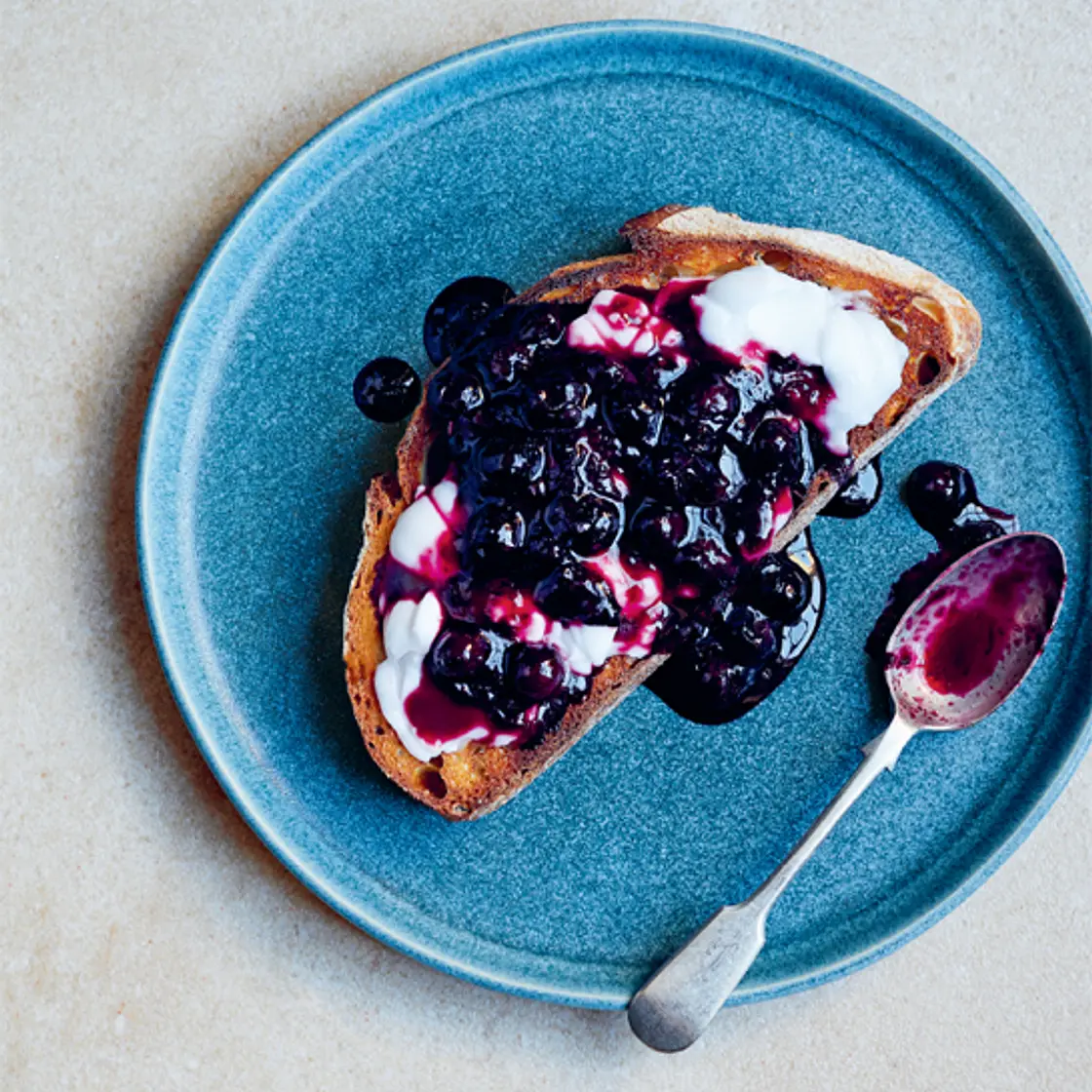 Cream cheese and blueberry toast