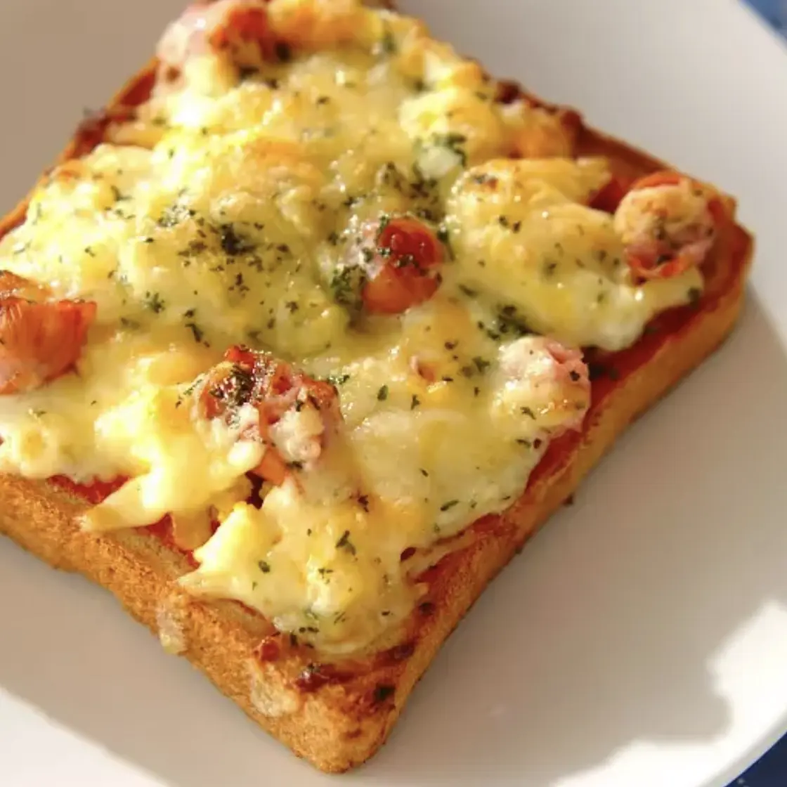 Egg pizza toast